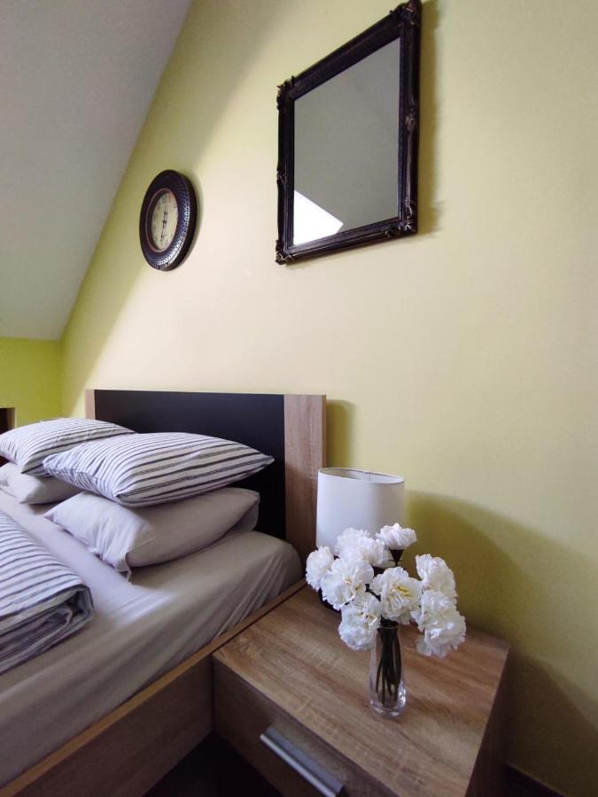 Accommodation "Old Town Dreznik" Rakovica Exterior photo