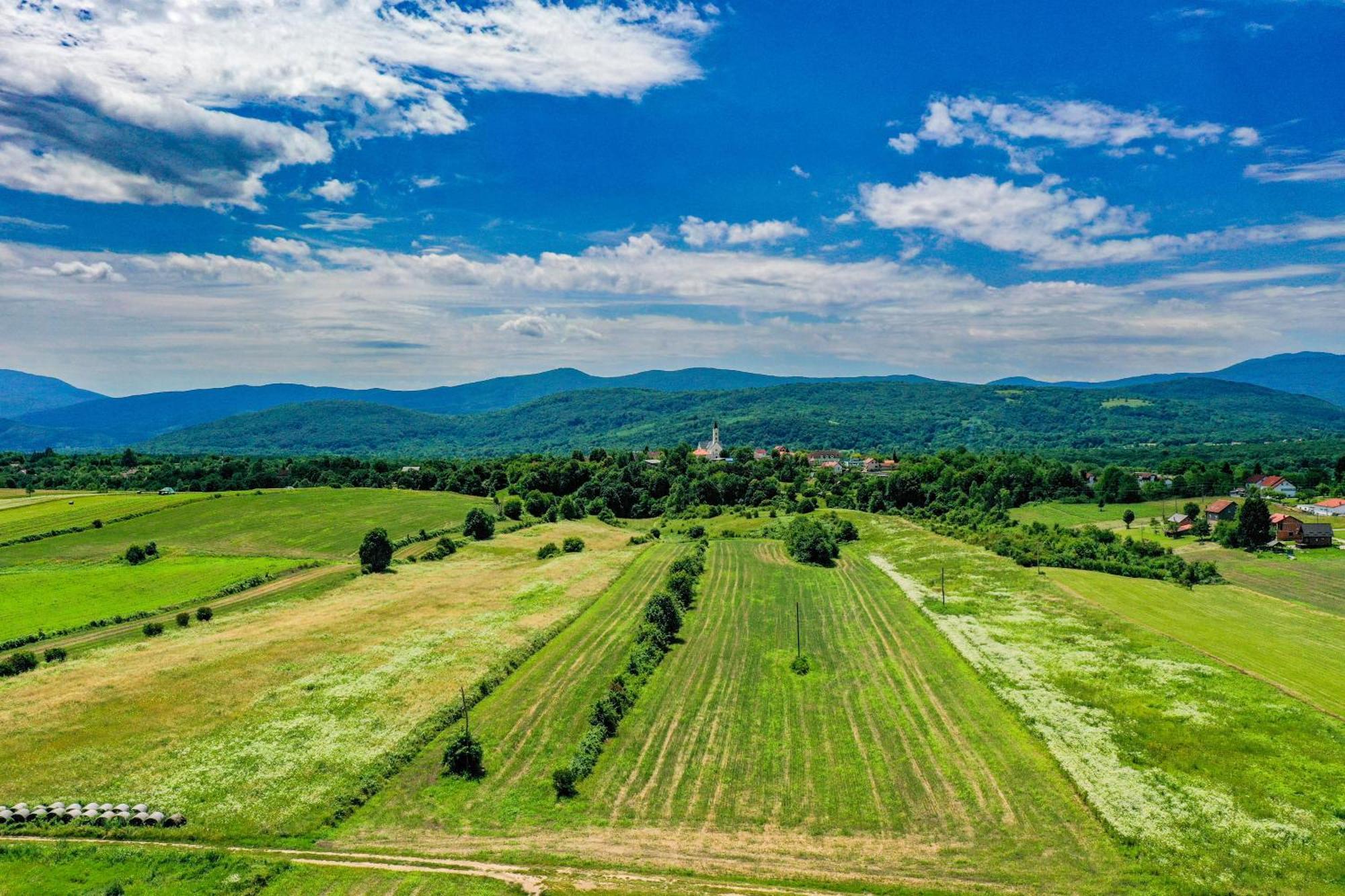 Accommodation "Old Town Dreznik" Rakovica Exterior photo